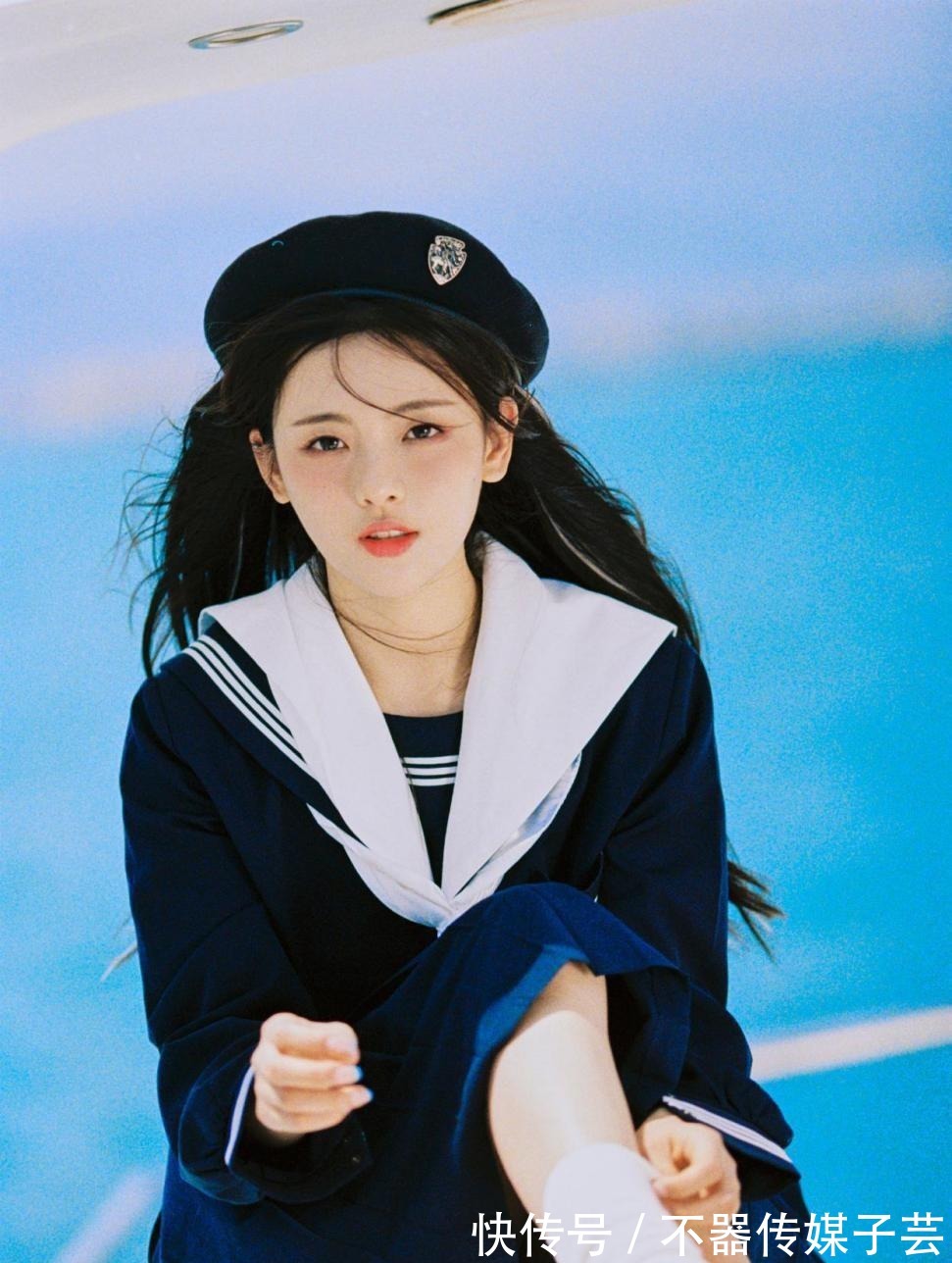 水手裝|楊超越化身“漫畫少女”,穿水手裝看起來清純可愛,少女感滿滿
