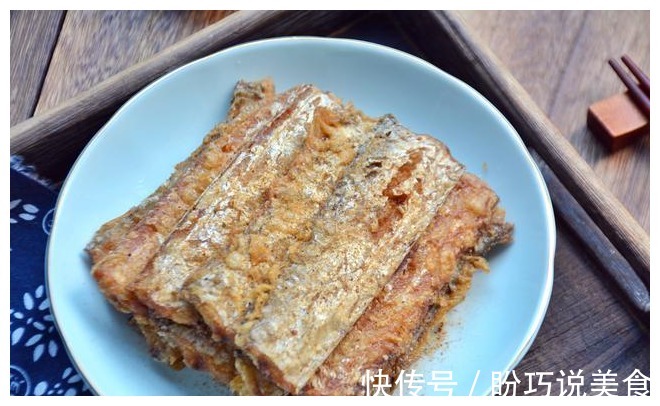 炸带鱼直接下锅炸难怪腥味重，多加这三步，带鱼不腥不腻又酥脆