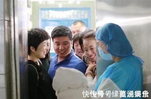 四胞胎|90后宝妈生下四胞胎,得知孩子性别后,宝爸:上辈子拯救了银河系