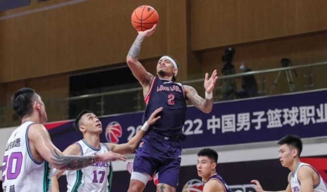 佟佳俊|广州队坏消息!CBA顶级外援赛季报销,郭士强遭打击