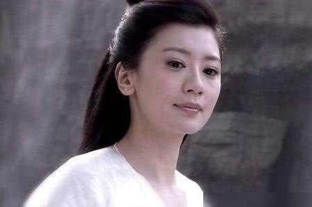 神雕|《神雕》中,小龙女武功到底有多高?《笑傲江湖》令狐冲来告诉你