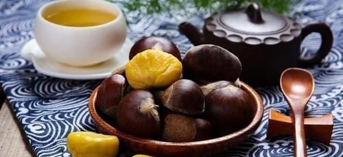 原来给板栗开口很简单,只需要多加1个瓶盖,简单快速还不伤手!