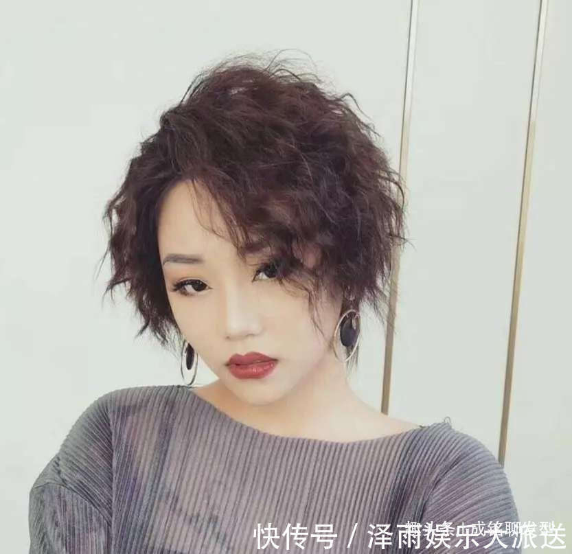 女生|脸胖的女生不适合短发看了这九款发型，你以前的发型都弱爆了