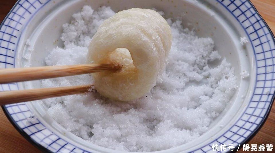 白糖和糯米粉还能这么吃,第一次吃就吃上瘾了,外酥里糯