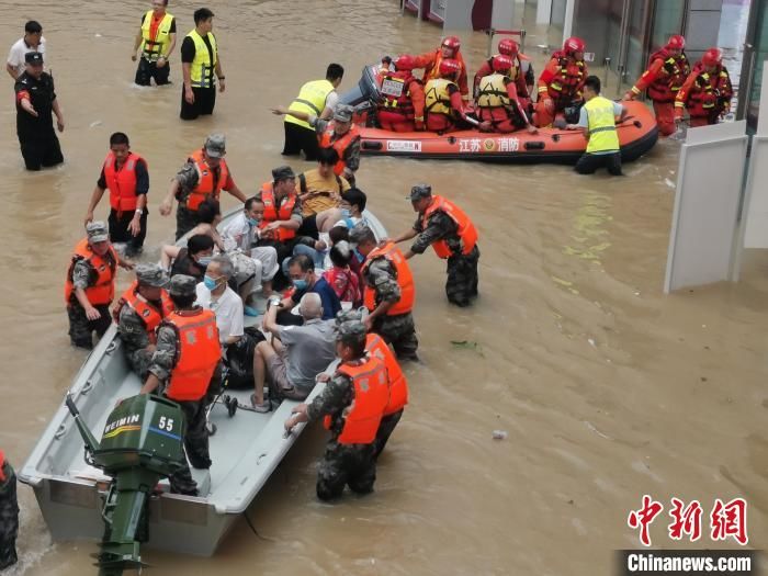 王登峰|空地联手 郑州市阜外华中心血管病医院患者加紧转移