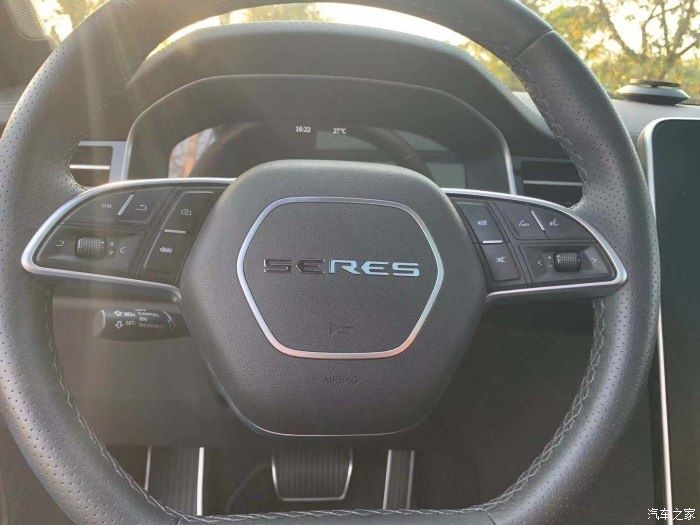 国产车|享受放荡不羁的赛力斯SF5，黑赛所向披靡！