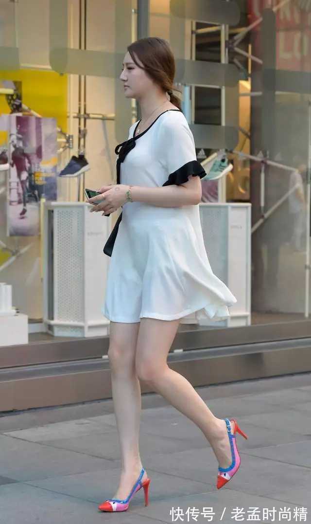 混血美女|你见过彩色高跟鞋吗?这位混血美女穿上真的美得无法形容