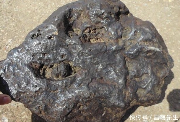 陨石价值有多高?贵州90后“猎陨”女孩,5年捡400公斤陨石