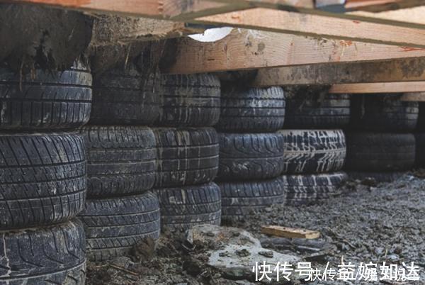 地基|不服国外不行,捡100个旧轮胎打地基建房,再用50年照样结实