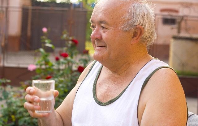 中老年人|血压高的人,睡前若谨记4个“字”,可能助血压平稳,不妨试试