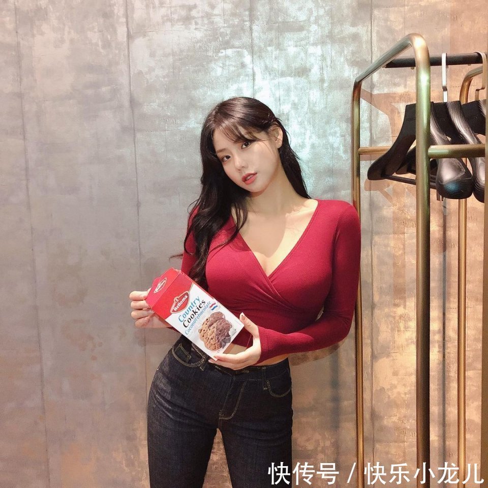 优雅 女人的精致与优雅需要修炼,穿搭模板在下面,基础款也要穿有质感