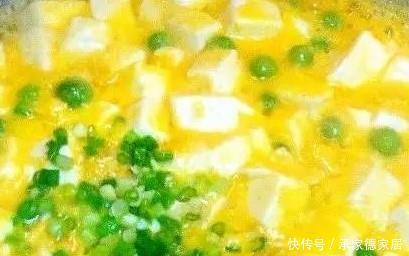咸蛋|咸蛋黄烧豆腐,咸香滑嫩,老少皆宜,还对更年期女性有好处