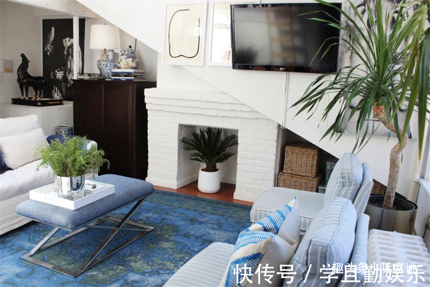 收纳|小伙买下4楼顶层旧公寓，32㎡“鸽子舍”住三年，家里又暖又干净