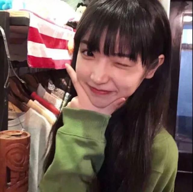 你说话时笑起来的模样真的胜过世间万物