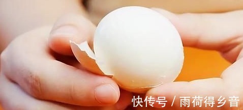 清水|水煮鸡蛋只用清水就错了，多加1步，蛋壳一碰就掉，鸡蛋香嫩美味！
