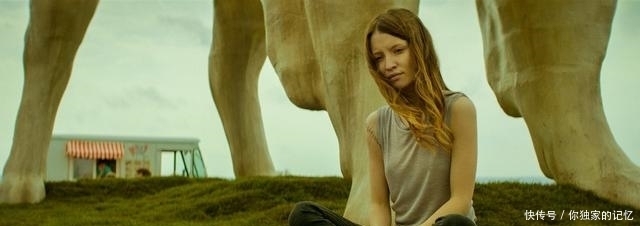 小说里|《美国众神》:应该称着“反美国梦”的奇幻小说