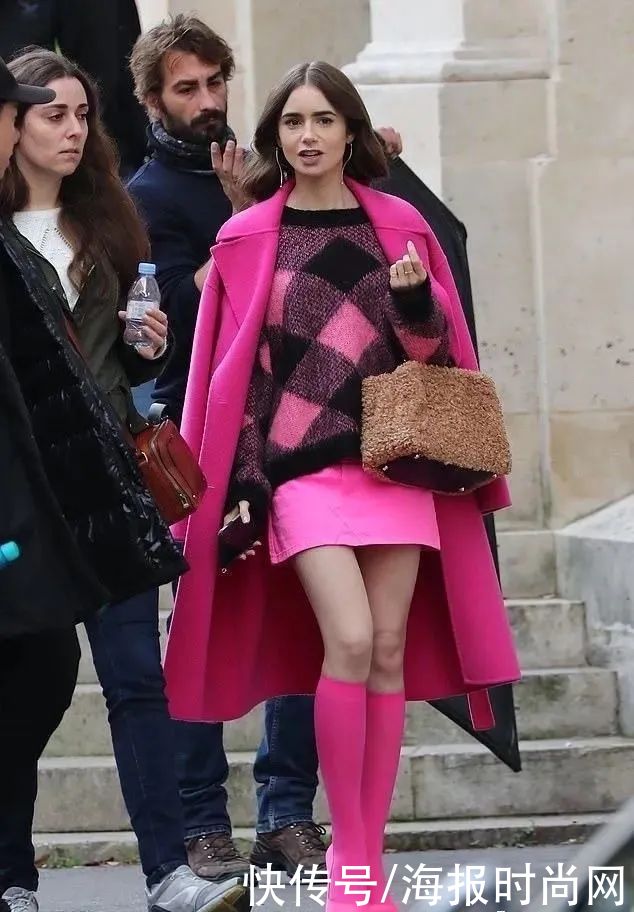 今天美容编辑教大家：如何用穿搭的思路学化妆（已疯）