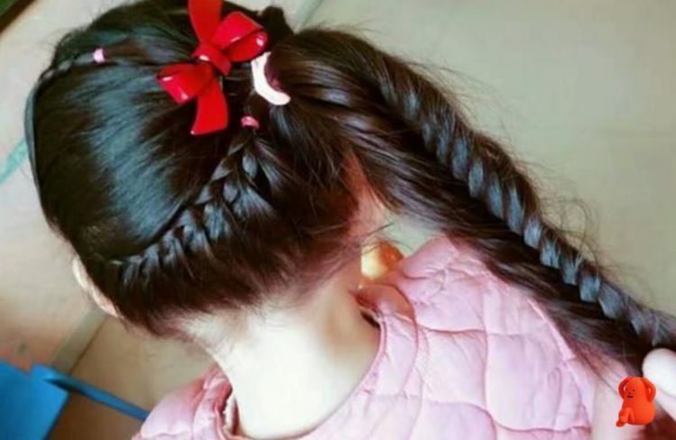 短发|看到孩子被幼儿园老师扎的头发,宝妈心疼极了,老师:那你剪短发