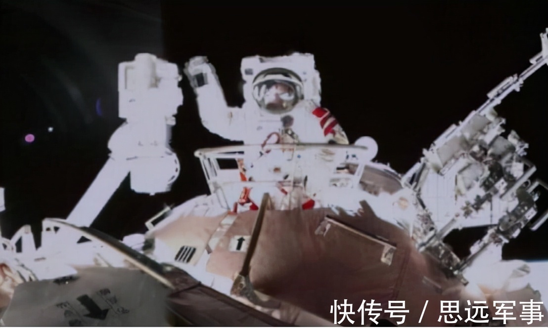 机械臂|中国航天员成功出舱！机械臂再助“一臂之力”，老外：太厉害了