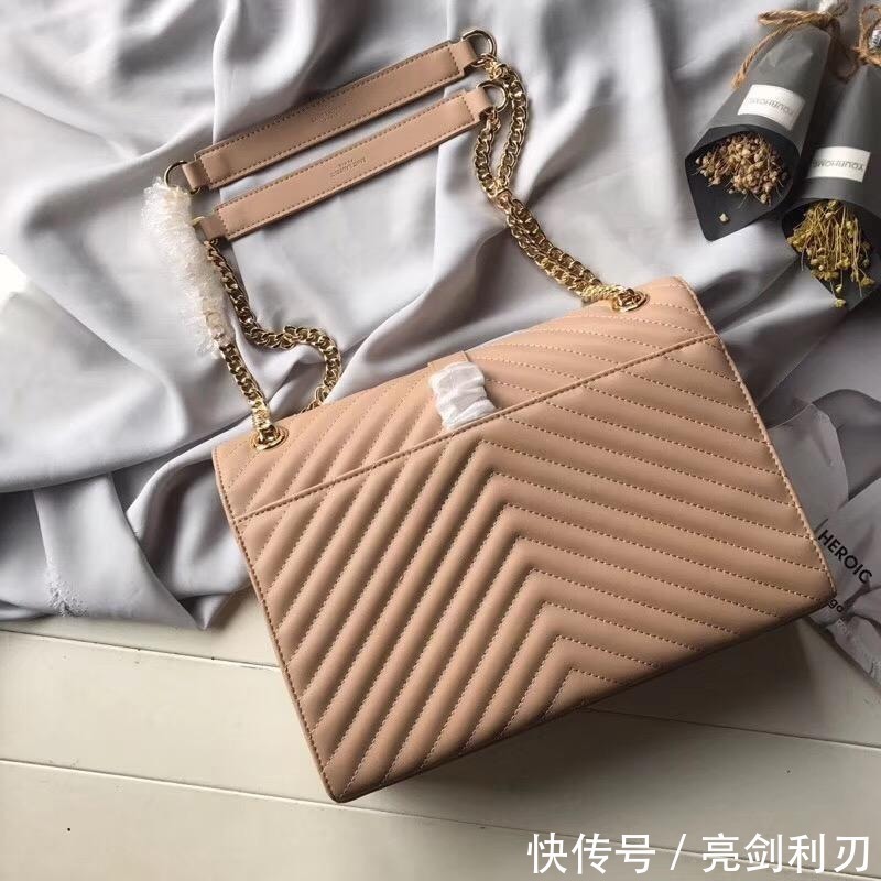 代购|又一行业内幕被曝,650%暴利没一件是真的,却至今都有人抢着买