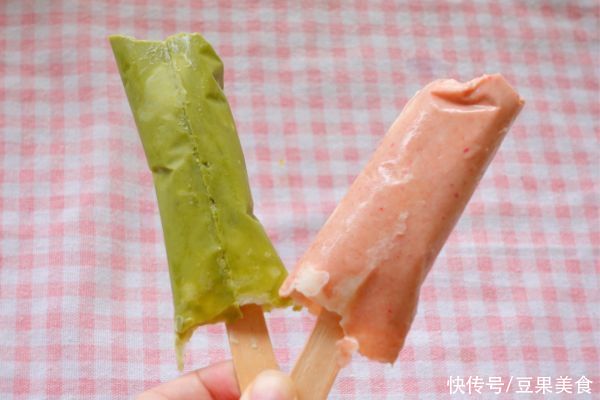 巧克力酸奶冰淇淋，这个冰棒雪糕好吃不腻，酸酸甜甜