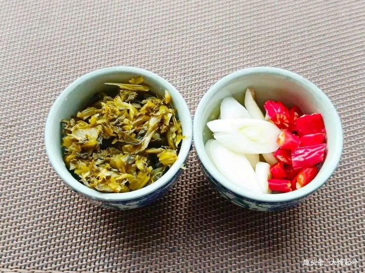 天冷不要光吃火锅，试试一道下饭菜，成本不超过4块钱，真香啊