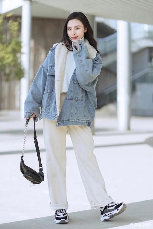 今冬流行的“厚外套＋阔腿裤”，时髦显瘦又保暖，照着穿就很美