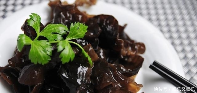 血脂异常影响血管,医生:调养更重要,建议多吃这4种食物