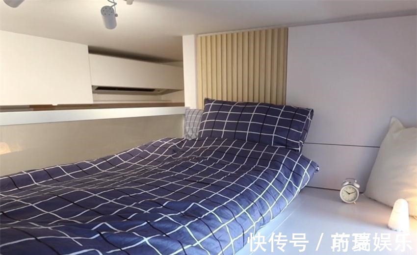 收纳|小两口买下21㎡婚房,巴掌大的家挤出“双客厅”,生活去繁从简