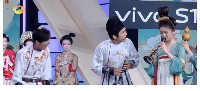 蔡文靜|《快樂(lè)大本營(yíng)》游戲難倒眾人，國(guó)風(fēng)音樂(lè)節(jié)變民樂(lè)課？