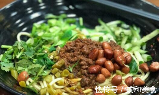 家常|老师傅教你“老北京炸酱面”的家常做法,教程详细,做法简单