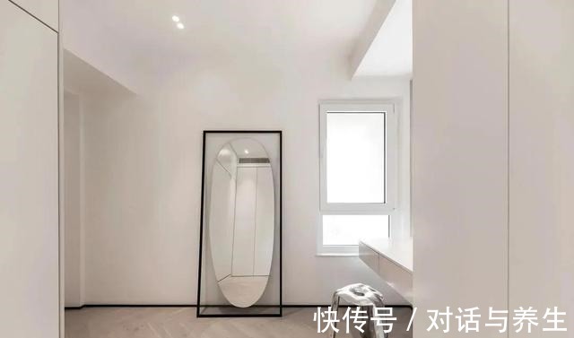 孔雀绿|都市女性的家,98㎡黑白灰中穿插孔雀绿和淡粉色,成熟又少女!