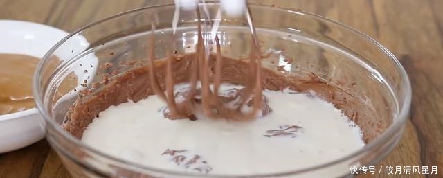 我们教你如何用饼干做蛋糕底,我们可以不用烤箱做米其林基本甜点