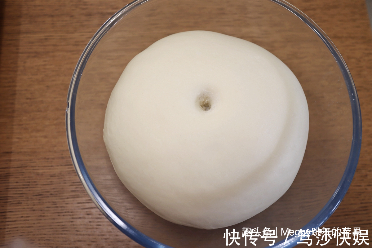 保鲜膜|真佩服苹果姐,1块面做4个2馅2味的吐司,早餐零食还愁啥