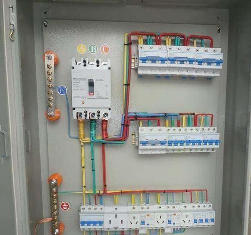 漏电保护器|家里照明灯与插座能共用零线吗?听电工一说,才知我家装错了