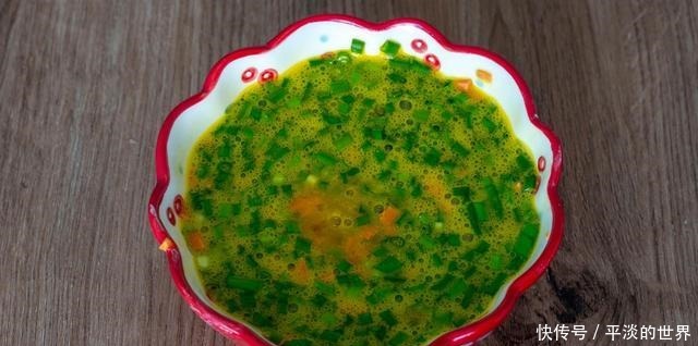 面食这做法火了,不用酵母不用泡打粉,开水一烫个个鼓大泡,真香