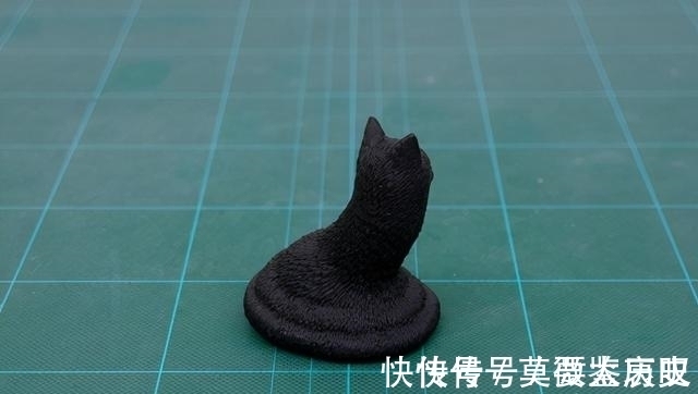 小猫|全球的猫都想屏蔽这个日本人,他到底做了多少沙雕手办?