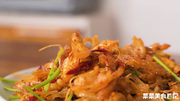 上过春晚的家常菜，10元一大盘，干香酥韧真上头