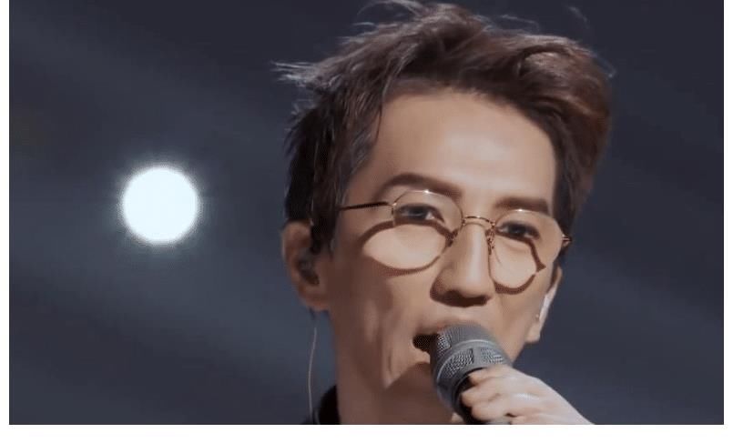 綜藝《披荊斬的哥哥》，因版權問棘題，選曲并不自由