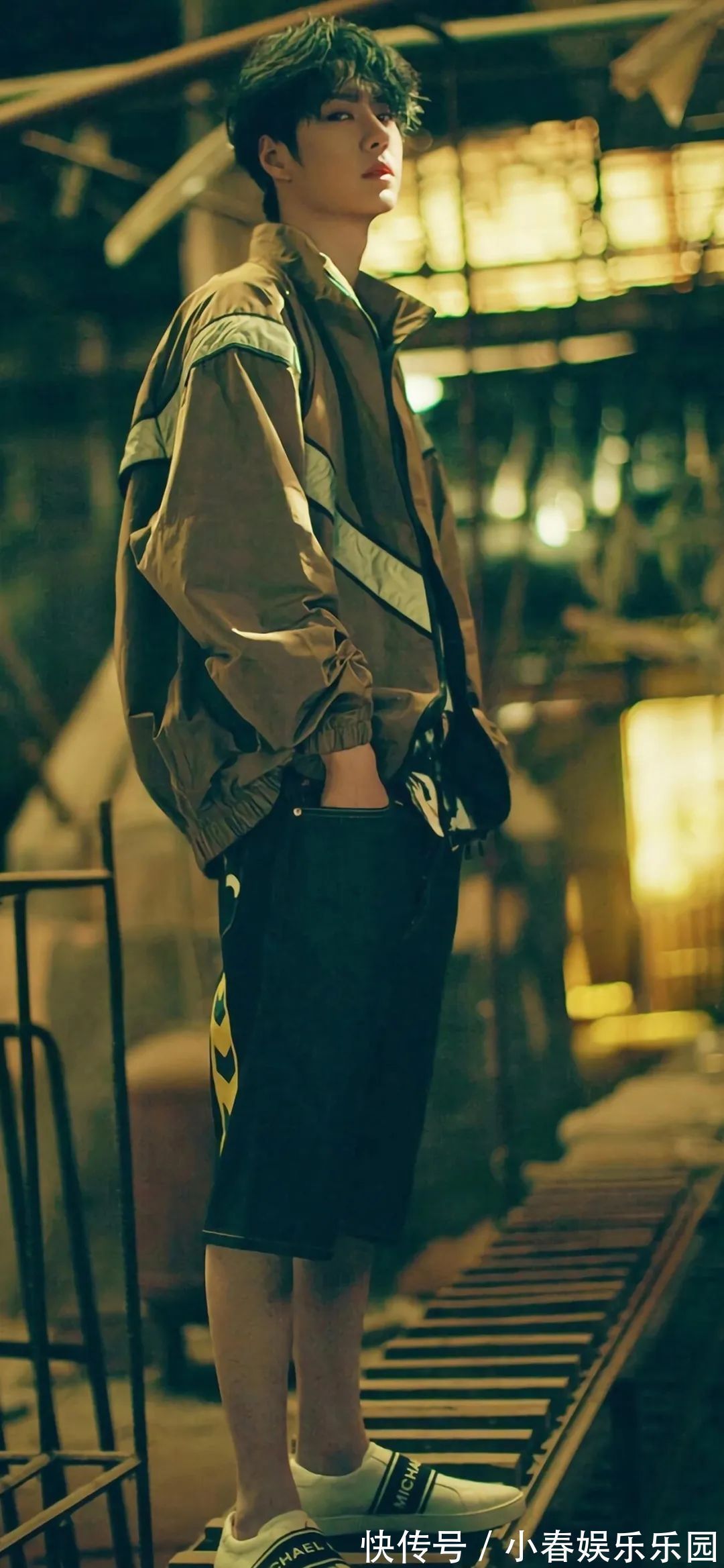 小姐姐壁纸丨一声梧叶一声秋,一点芭蕉一点愁,三更归梦三后