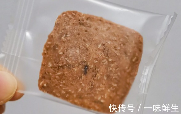 国庆出游:这九种休闲零食必备