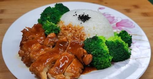 孩子想吃鸡腿饭？教您懒人做法，简单几步就搞定，好吃解馋