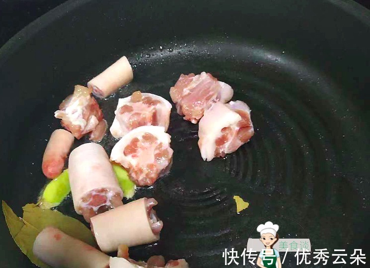 此菜遇到别手软，30块钱一根，家里的顶梁柱要多吃，炖一锅真香呀！