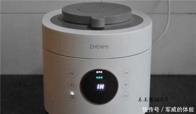 天冷,这早餐一定要试试,制作不过五分钟,比芝士蛋糕更细腻!