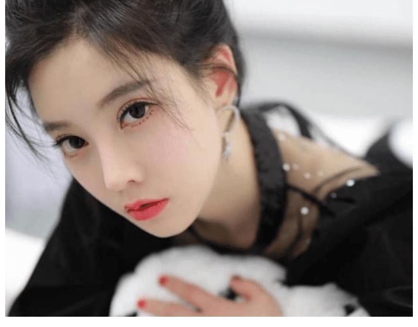 網紅|《閃電咖啡館》中馮提莫首談從業經歷，網紅逆襲成為歌手，很勵志