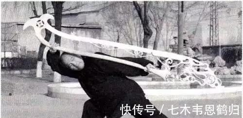 烟袋|中国古代十五种奇门兵器, 不信你全都知道!