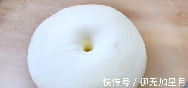 小美烤肠面包！