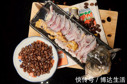 嘌呤|有痛风也能吃肉，号称尿酸“灭火器”，2种肉可常吃，排酸补钙