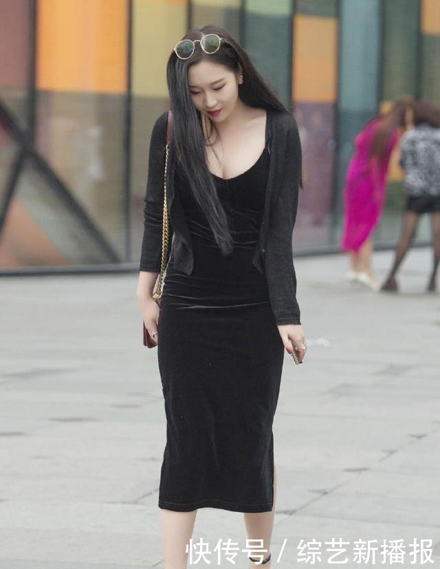  轻盈|在服装穿搭方面，仍然喜欢修身长裙，轻盈好看还可以使气质优雅