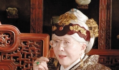 贾母@赵姨娘是一个愚妇,贾政为何还愿意到她屋里安歇?听听贾母怎么说